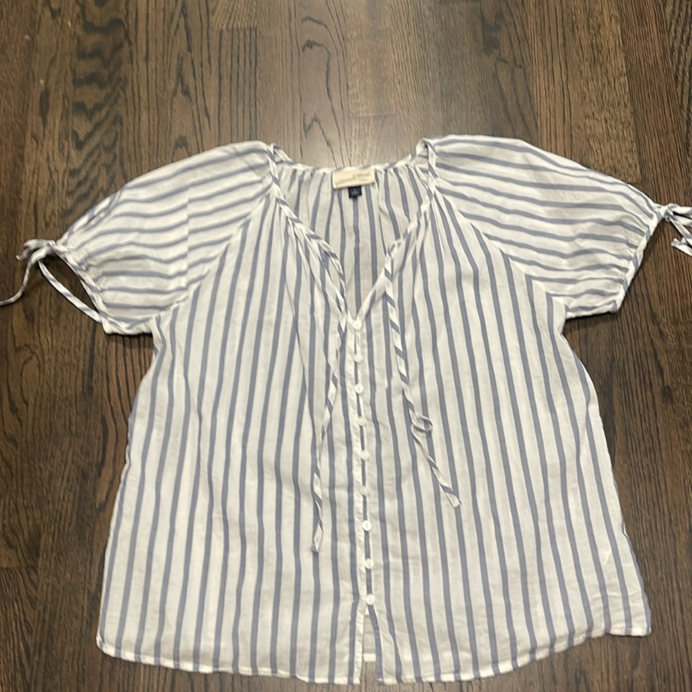 Universal threads blouse